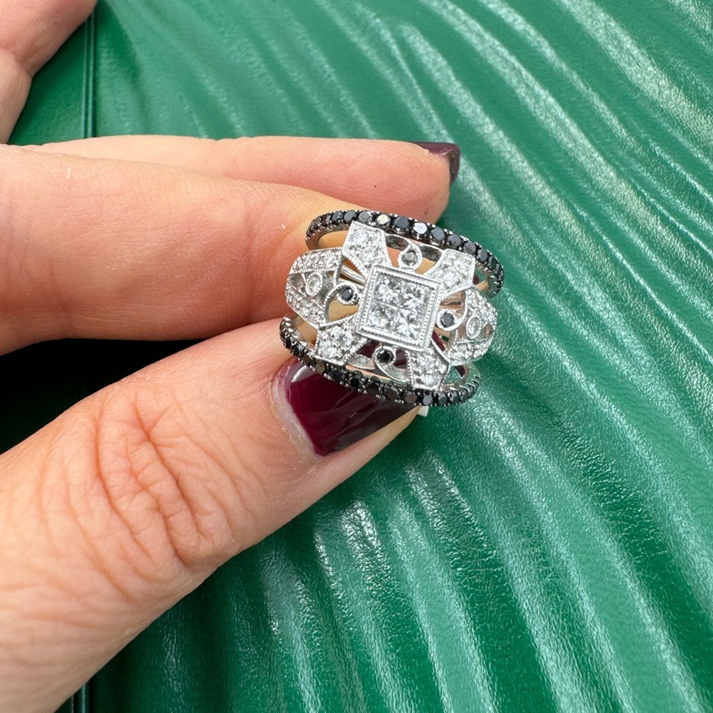 Ladies Natural Diamonds / black Diamonds Ring size 4.5